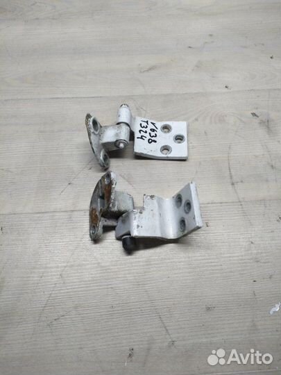 Петли двери Mercedes Vito W638 OM611 2002