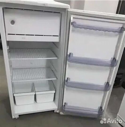 Холодильник, бирюса