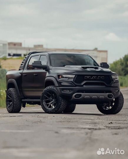 Кованые диски GT Forged R20 на Ram TRX