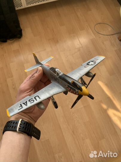 Модель истребителя мустанг