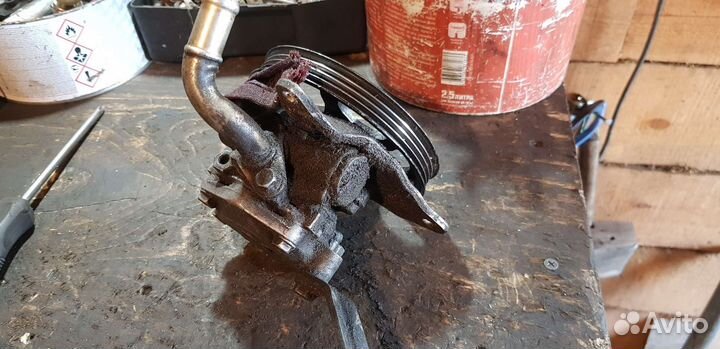 Насос гур Daihatsu YRV