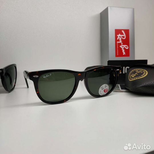 Солнцезащитные очки Ray-Ban Wayfarer