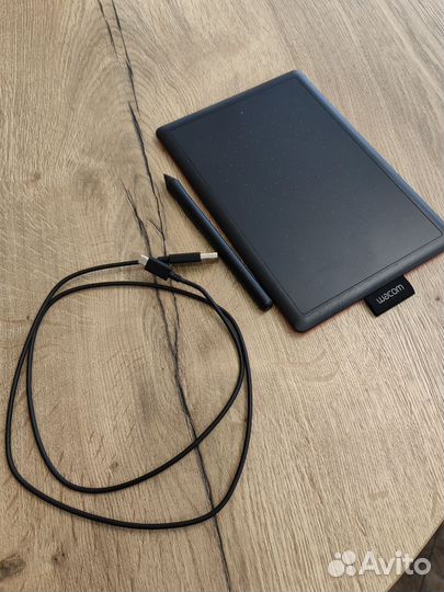 Графический планшет для рисования One by Wacom