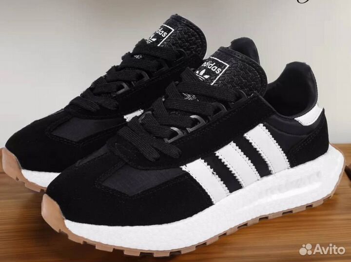 Кроссовки женские Adidas