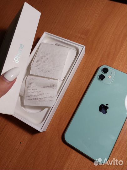 Телефон iPhone 11