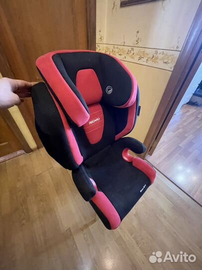 Автомобильное кресло recaro