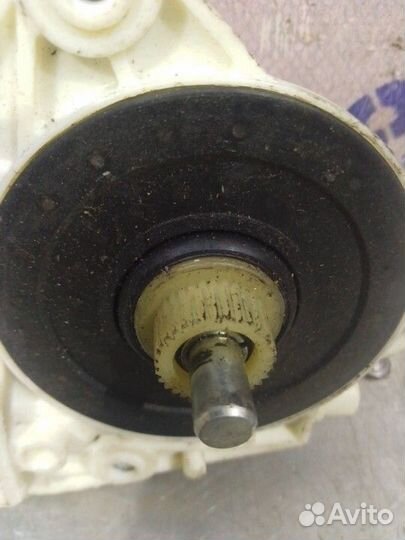 Моторчик стеклоподъемника передний правый