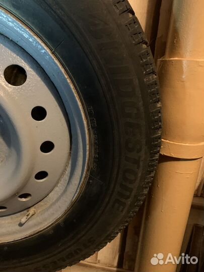 Bridgestone Blizzak Revo GZ 215/65 R16