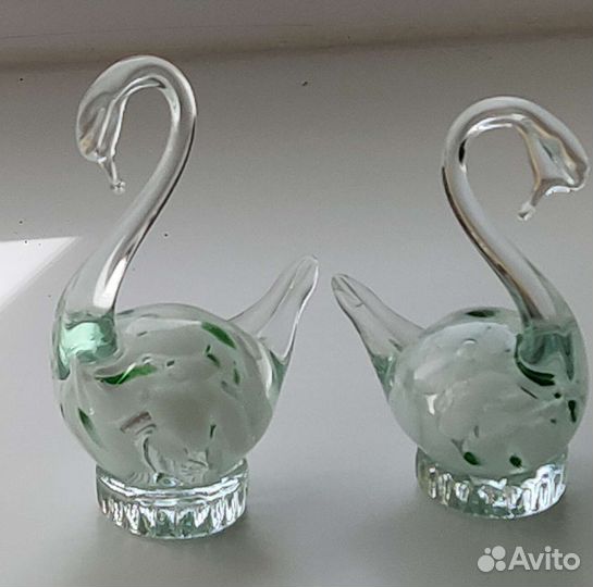 Статуэтки лебеди