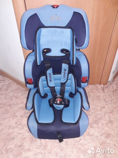 Автомобильное детское кресло