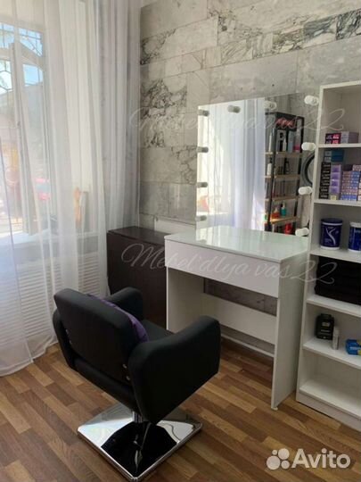 Туалетный стол с подсветкой, гримерное зеркало
