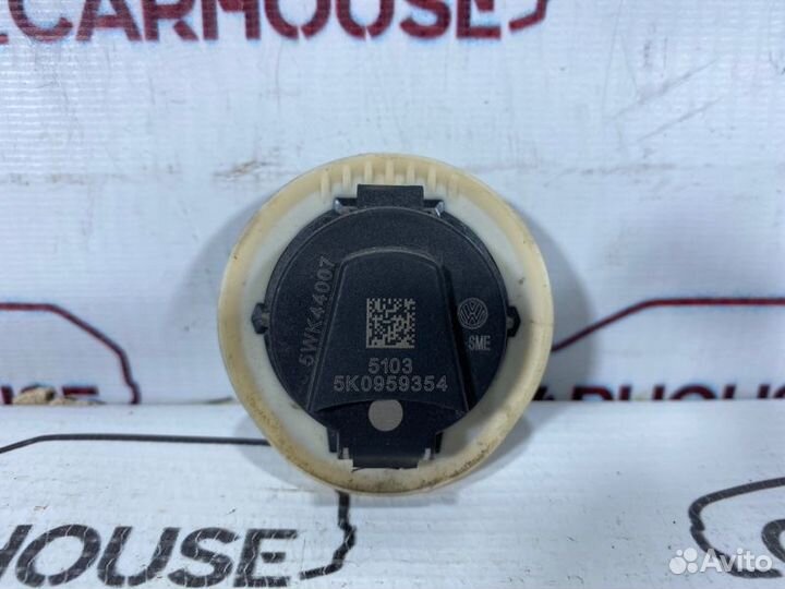 Датчик удара передний левый Volkswagen Jetta 6