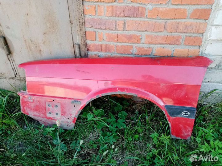 Крыло для ауди80 85г.в