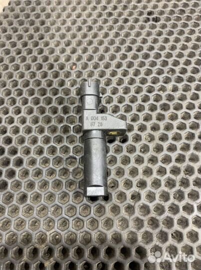 Датчик положения коленвала Mercedes