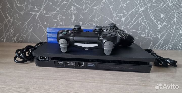 Sony PS4 Slim / Игры / 2 геймпада