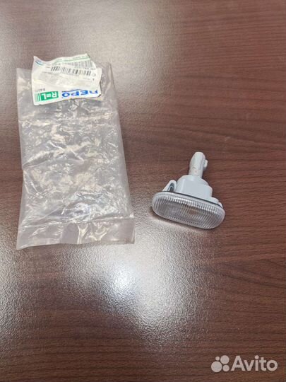 212-1417N-E повторитель указателя поворота Toyota