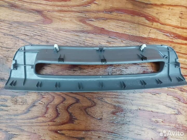 Накладка на торпедо (консоль) Toyota Prius NHW11