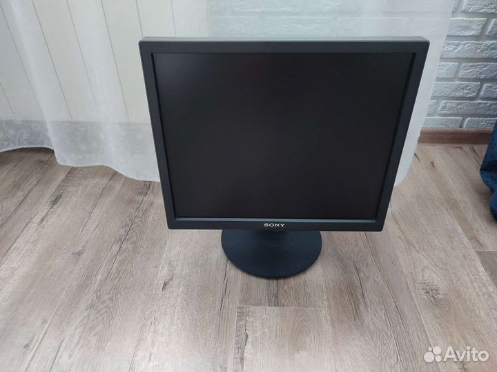 ЖК монитор Sony SDM-S95A