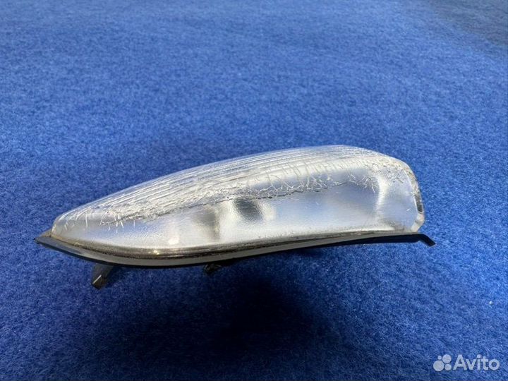 Повторитель поворота в зеркало правый Volvo Xc60