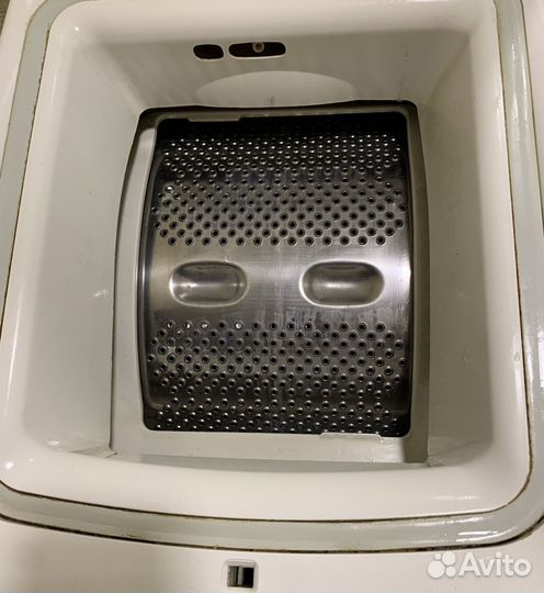 Стиральная машина с вертикальной загрузкой