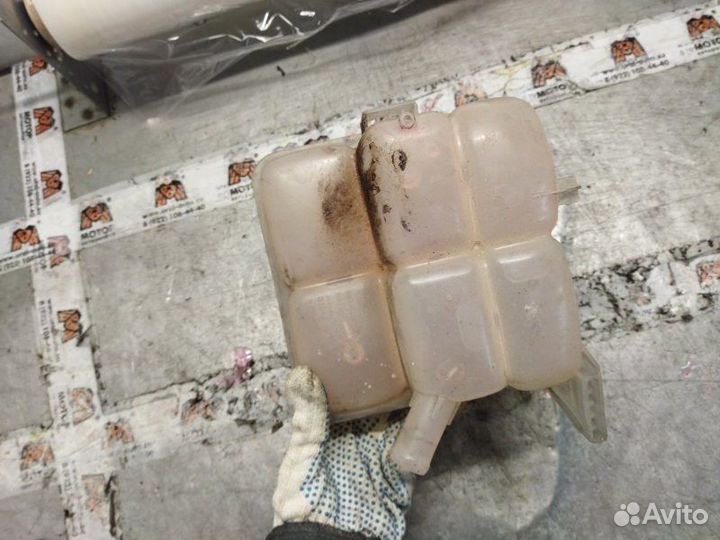 Бачок расширительный Ford Focus 3 хетчбэк 1.6L