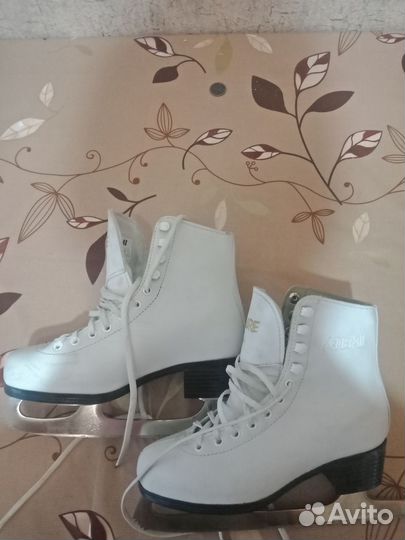 Коньки фигурные