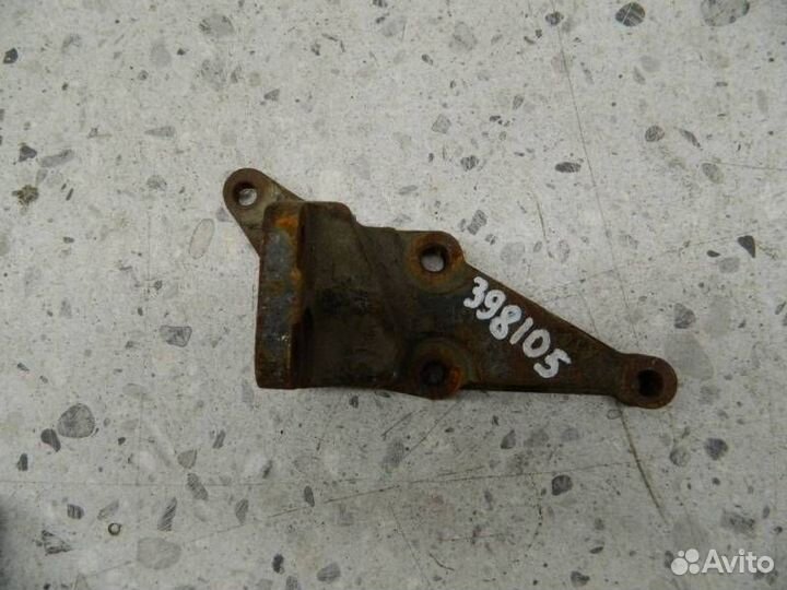 Кронштейн двигателя правый Toyota Avensis T250 200