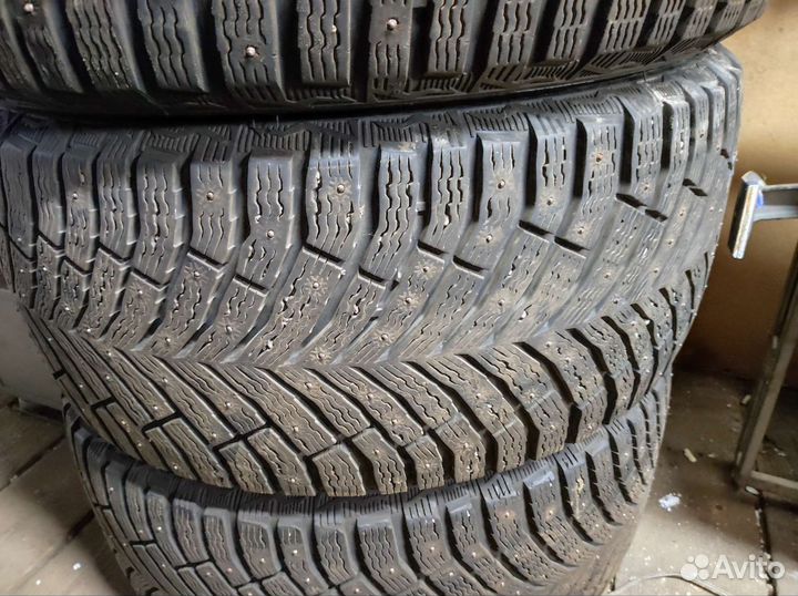 Michelin X-Ice North 4 255/35 R19