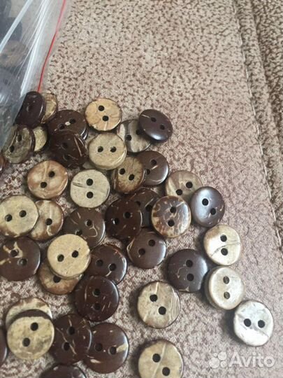 Пуговицы