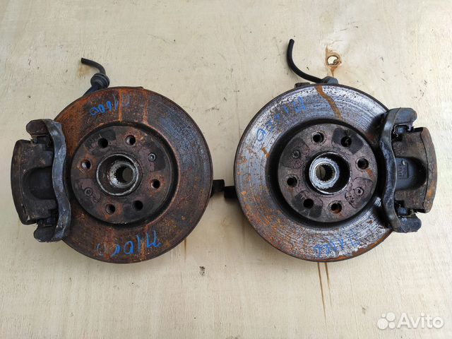 Кулак поворотный в сборе на Opel Corsa D