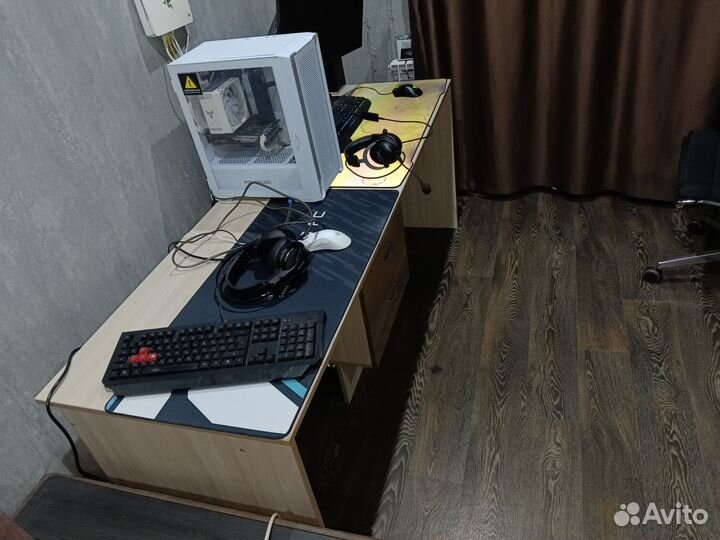 Стол компьютерный на 2 места