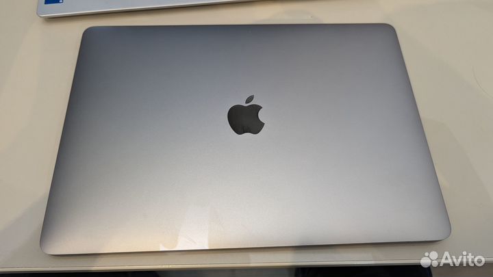 MacBook Pro 13 (2017), 1 тб, Core i5, 2.3 ггц, RAM