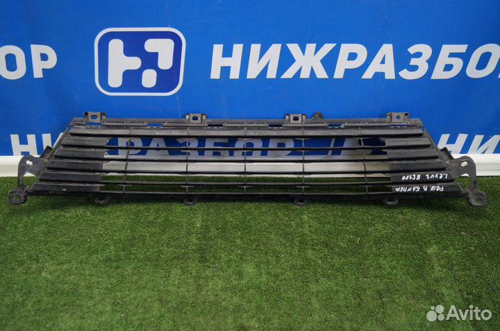 Решетка в бампер передняя Lexus Es 2012-2018