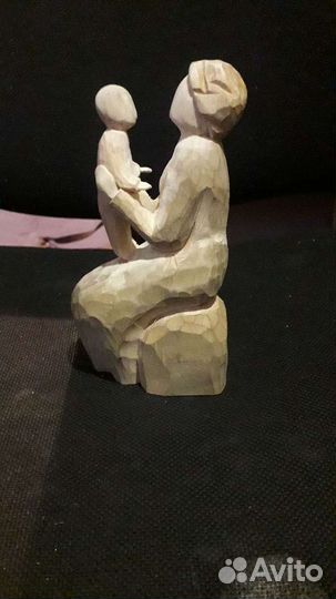 Статуэтка из дерева