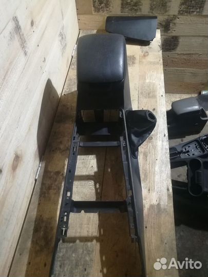 Консоль центральная Kia Sorento