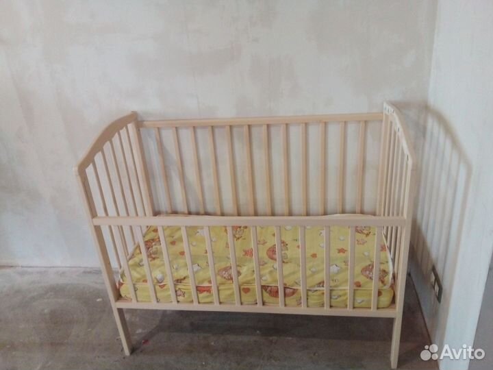 Детская кроватка б/у, матрас