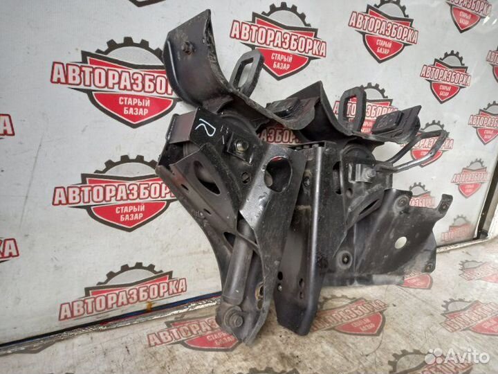 Подушка кабины Mazda Titan WGE1T TF 1996