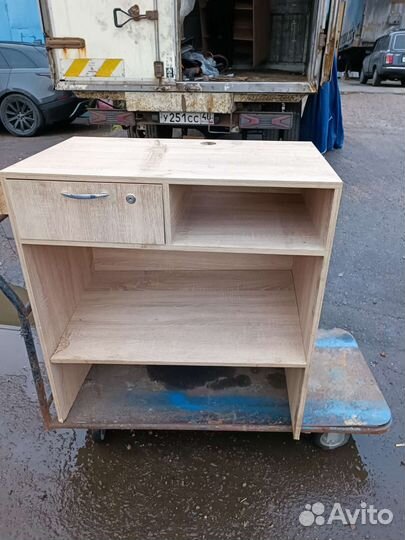 Кассовая тумба