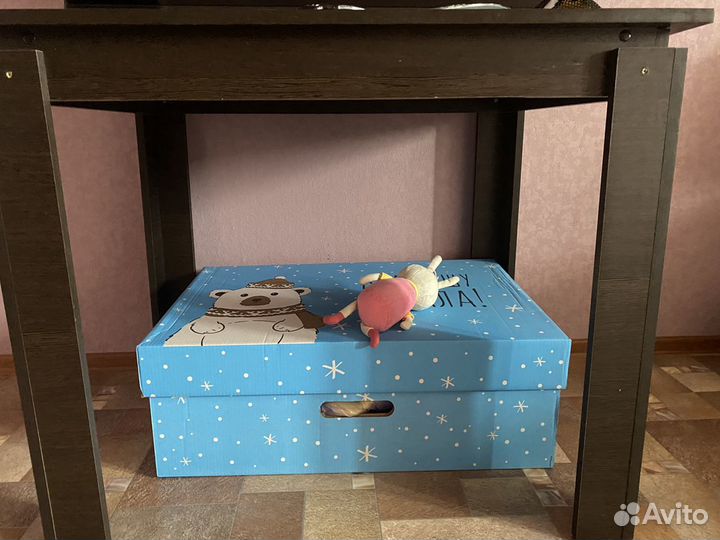 Обеденный стол