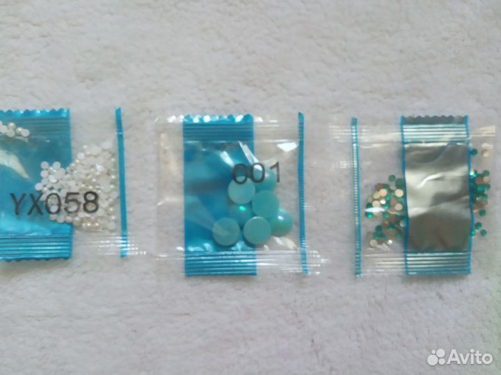 Стразы для алмазной мозаики