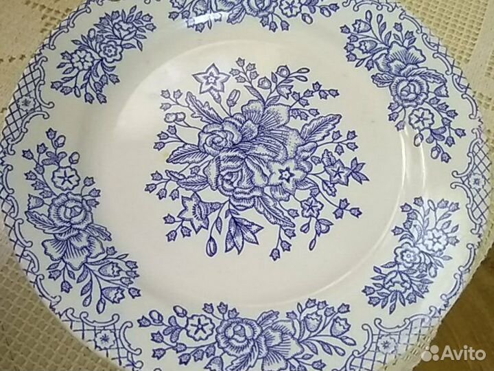 Тарелки и пиалы