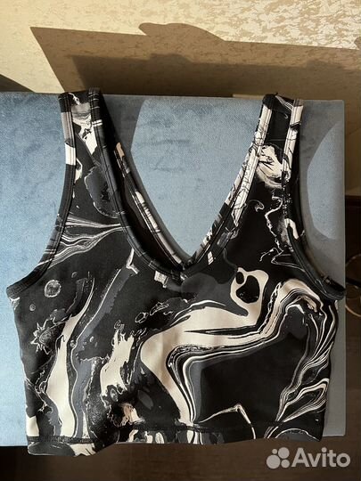 Топ спортивный dkny