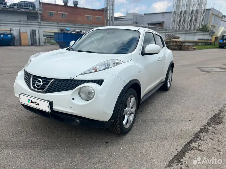Nissan Juke 2013 белый с черной крышей