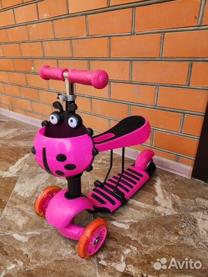 Самокат трехколесный с сидушкой