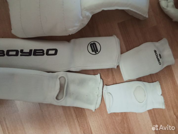 Кимоно р.155, защита, пояс каратэ,шеврон прайд