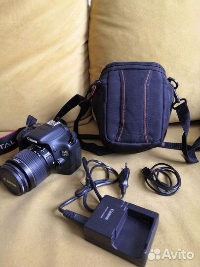 Зеркальный фотоаппарат Canon EOS 550D