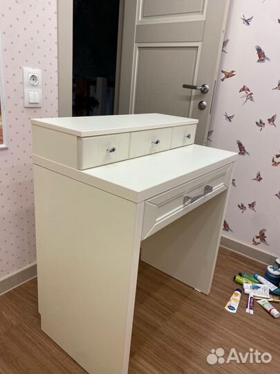 Туалетный столик, 4 выдвижных ящика