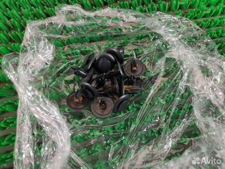 Обшивка крышки багажника Mazda 3 (BK) 2005