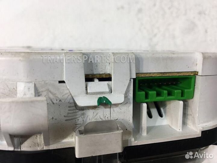 Панель приборов Субару