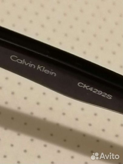 Солнцезащитные очки Kalvin Klein